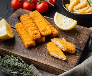 Fischst&#x00E4;bchen&#x20;f&#x00FC;rs&#x20;Baby&#x3A;&#x20;Wann&#x20;darf&#x20;ich&#x20;mit&#x20;ihnen&#x20;f&#x00FC;ttern&#x3F;