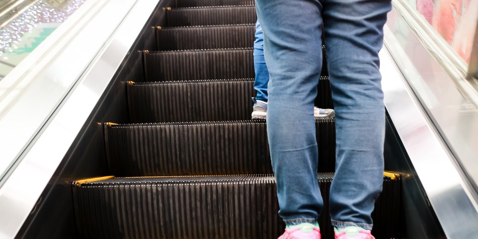Mädchen verliert fast den Finger durch U-Bahn-Treppe – die Eltern klagen erfolglos