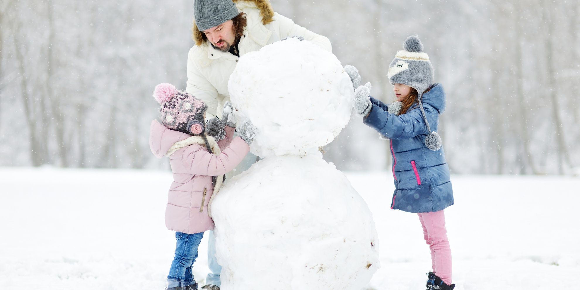 Schnee-Spaß mit Kindern: 11 tolle Ideen für Spiele im Schnee