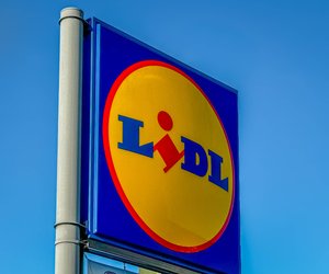 Perfekt zum Toben: Diese Matsch- und Buddeljacke für Kleinkinder von Lidl ist ein Muss