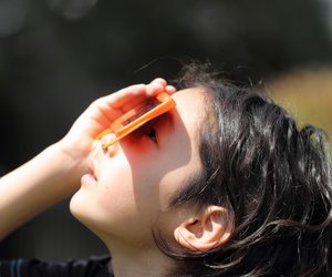 Wie entsteht eine Sonnenfinsternis? – Antworten auf Kinderfragen
