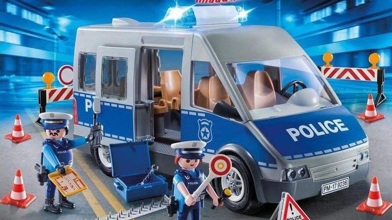 Netto-Deal - Playmobil Polizeibus mit Straßensperre