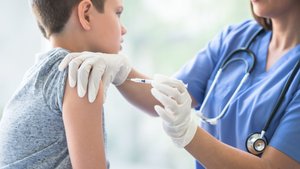 HPV-Impfung für Mädchen und Jungs: Warum sie vorm 1. Mal sein sollte