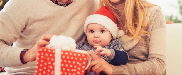 Erstes Weihnachten mit Baby: 19 Tipps für eine besondere Weihnachtszeit