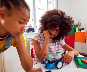 Lernroboter-Test: Wir haben mit unseren Kids getestet, was MINT-Spielzeuge können