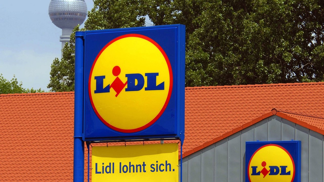 Mit&#x20;diesem&#x20;Blumenregal-Set&#x20;von&#x20;Lidl&#x20;bekommt&#x20;dein&#x20;Balkon&#x20;einen&#x20;neuen&#x20;Look.