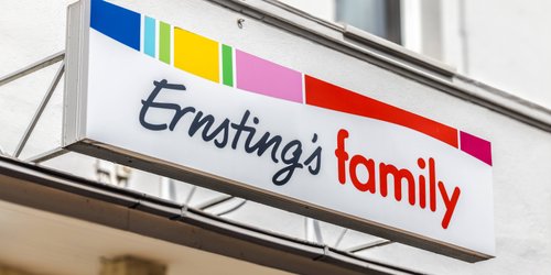 Ein Muss für Frühlingsliebhaber – der Kerzenhalter in lebendigen Pink- und Orangetönen von Ernsting's family