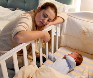 Einschlafbegleitung: So unterstützt ihr euer Kind liebevoll beim Einschlummern