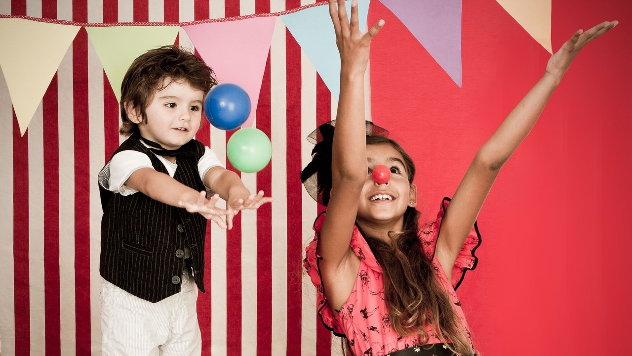 Kinder feiern einen Zirkus-Geburtstag