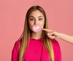 Spurlos Kaugummi entfernen: Hier bleibt nichts kleben