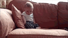 Kind schläf auf Couch Kind schläf auf Couch