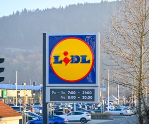 Einkuscheln und Wohlfühlen: Mit der Lidl-Wärmflasche mit weichem Fleece-Bezug