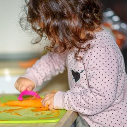 7 Tipps, wie Montessori auch in der Küche klappen kann