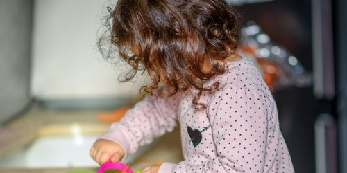 Kinderleicht und selbstständig: Eure Küche im Montessori-Stil einrichten