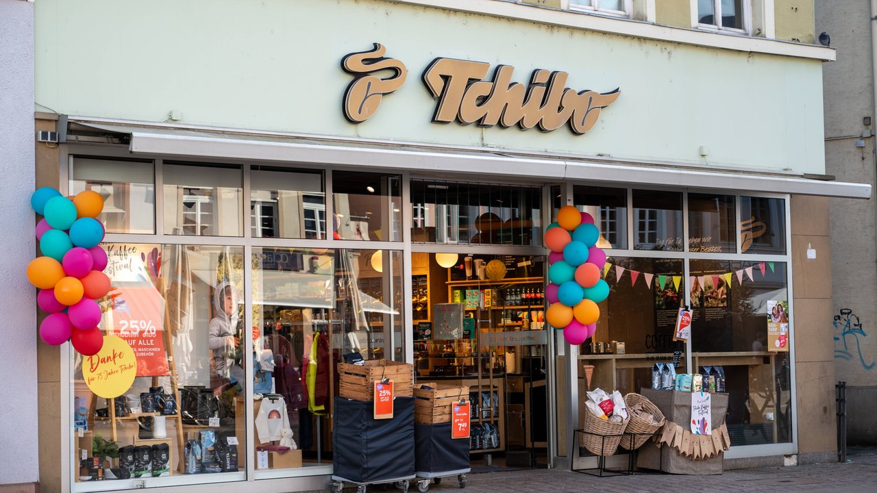 Tchibo hat aktuell ein tolle und massive Kleidergarderobe im Sortiment.