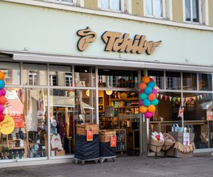 Ob Jacke oder Schal: An dieser schicken Garderobe von Tchibo ist für alles Platz