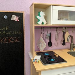 Magnetische Kreidetafel selber machen: Easy Allrounder fürs Kinderzimmer