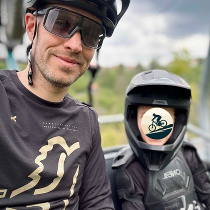 Harz mit Kindern: Große und kleine Biker*innen kommen auf den Trails in St. Andreasberg auf ihre Kosten.