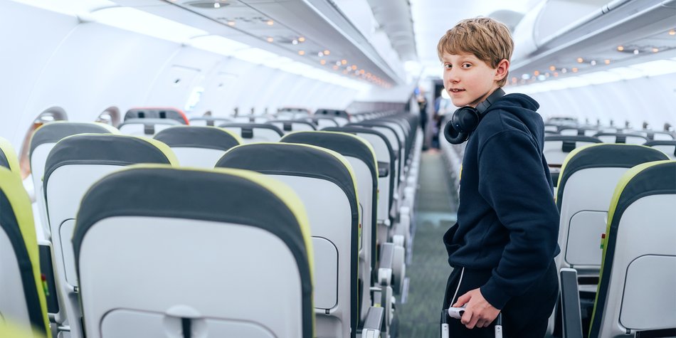 Ab wann dürfen Kinder alleine fliegen?
