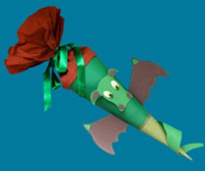 Schultüte für kleine Drachen-Fans basteln: So einfach geht's