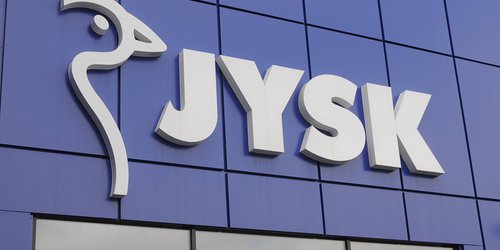 Alle holen sich diesen beigefarbenen Barstuhl von Jysk fürs Esszimmer