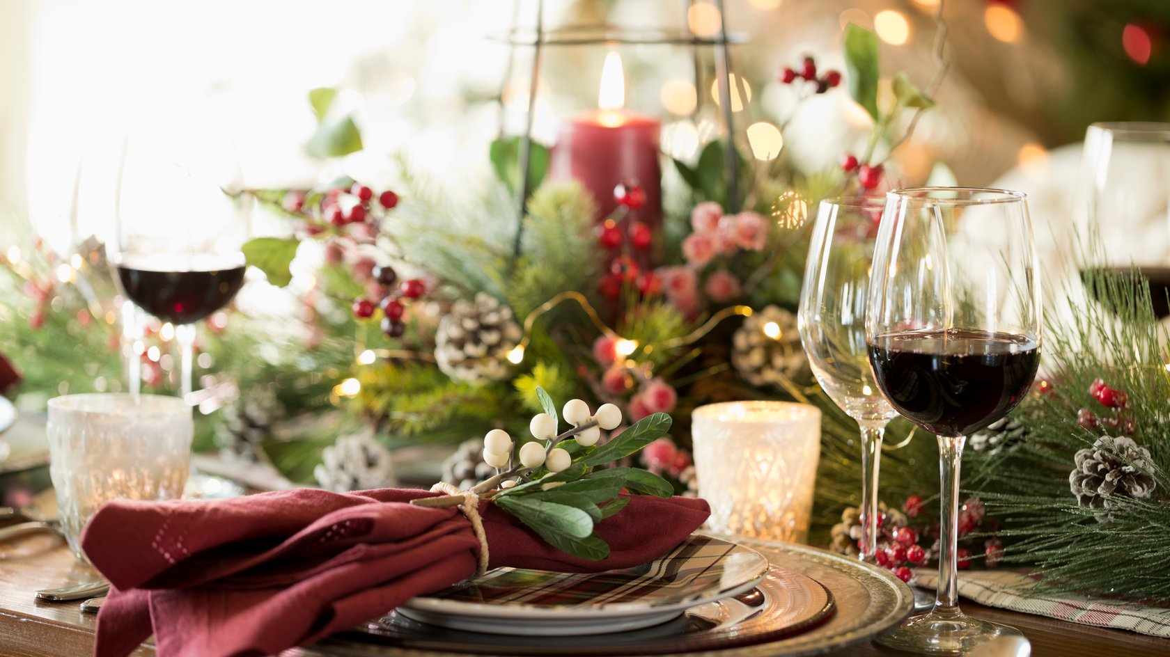 Weihnachten ohne Aufwand: 9 moderne Tischdeko‑Ideen, die wirklich easy sind