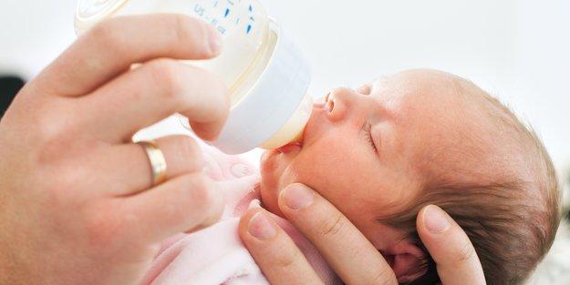Muttermilch erwärmen: Das müsst ihr beachten