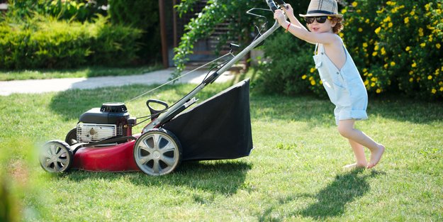 Kinderrasenmäher: Mit diesen 5 Modellen mäht euer Nachwuchs wie ein Profi