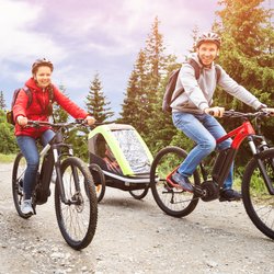 Fahrradanhänger am E-Bike: Ist das überhaupt erlaubt?