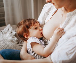 Mönchspfeffer und Stillzeit: Ist das Naturheilmittel erlaubt?