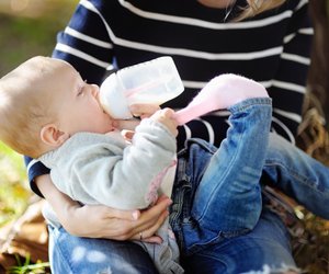 Mit Fläschchen unterwegs: So meistert ihr entspannt Ausflüge & Reisen mit Baby