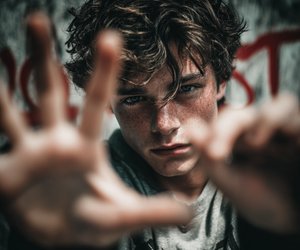 Psychologie: 7 toxische Gedankenmuster, die auf narzisstische Eltern hinweisen