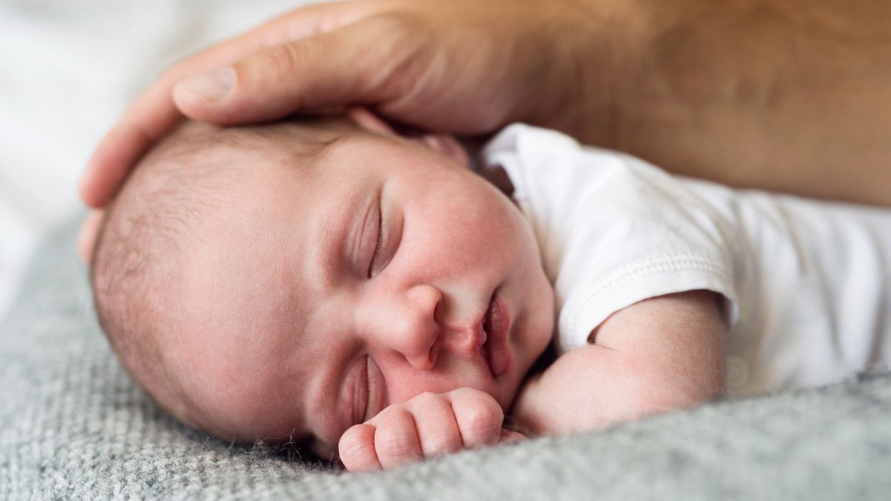 Baby röcheln: Schlafenden Baby