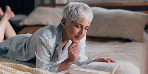 11 heiße Liebesromane, die Frauen 60+ ins Schwärmen bringen