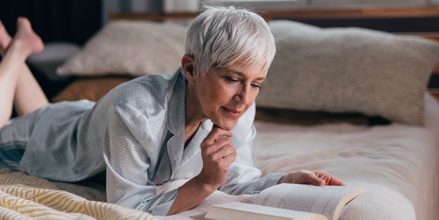 11 heiße Liebesromane, die Frauen 60+ ins Schwärmen bringen