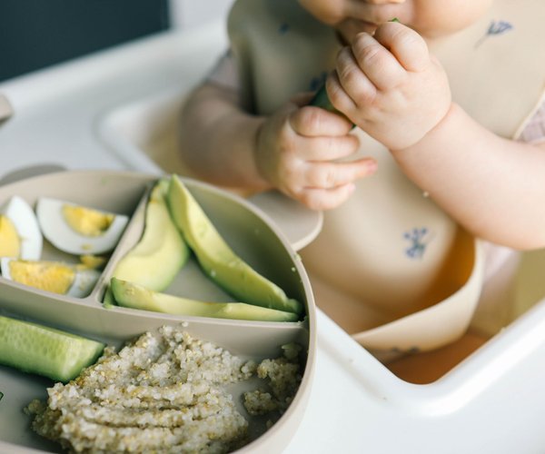 BabySchläfchen auf dem Sofa? Keine Gute Idee, sagen Experten