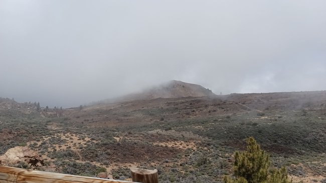 Wolken in luftigen Höhnen im Teide Nationalpark