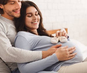 Schwangerschaft verkünden: Diese Sprüche verraten dein süßes Geheimnis