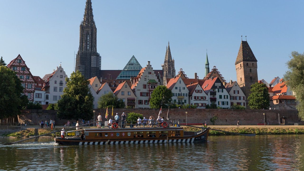 Blick vom Donauufer auf die Ulmer Altstadt