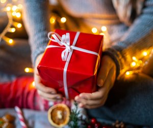 Geschenke für Teenager: Darüber freuen sich Jugendliche an Weihnachten