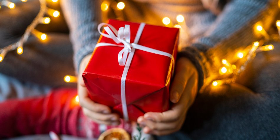 Geschenke für Teenager: Darüber freuen sich Jugendliche an Weihnachten