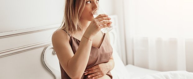 Wehen fördern: 24 Tipps & Hausmittel, die der Geburt auf die Sprünge helfen (können)