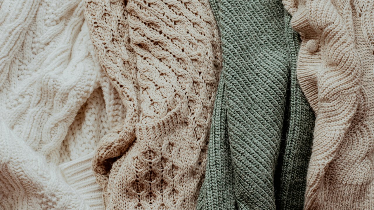Feinstrickwaren gehören nicht so häufig in die Waschmaschine.