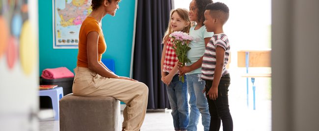 Herzlich & praktisch: 17 Abschiedsgeschenke für die Lehrerin