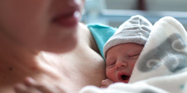 Stillen nach Kaiserschnitt: Mit Geduld klappt es genauso wie nach einer "normalen" Geburt