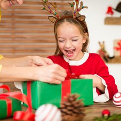 Geldgeschenke zu Weihnachten mit unserer kostenlosen Vorlage hübsch verpacken