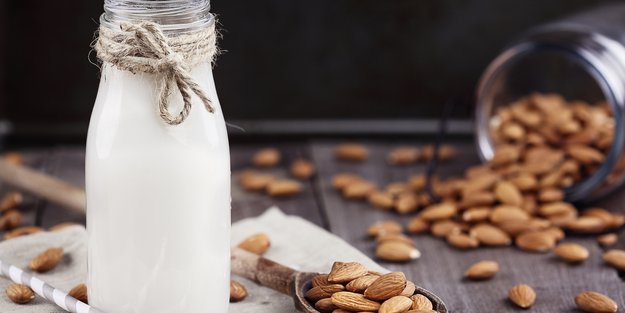 Mandelmilch selber machen: Einfacher, als ihr denkt