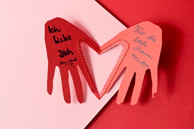 Valentinskarte basteln aus Kinderhand
