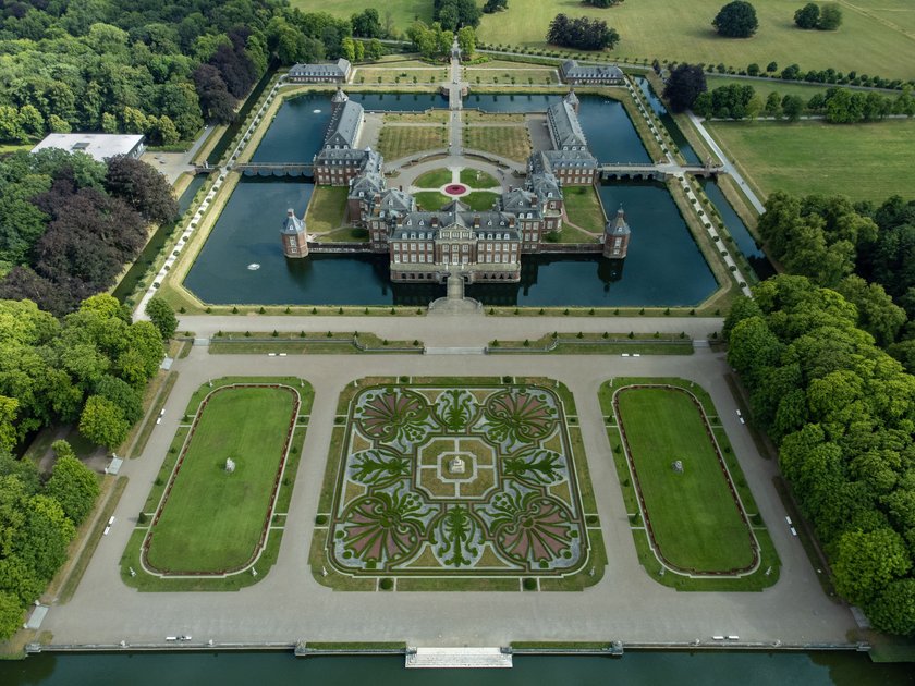 Platz 6 kennt wohl jeder aus dem Geschichtsunterricht: Schloss Versailles