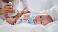 Bauchnabel beim Baby: 5 Tipps für eine sanfte Nabelpflege
